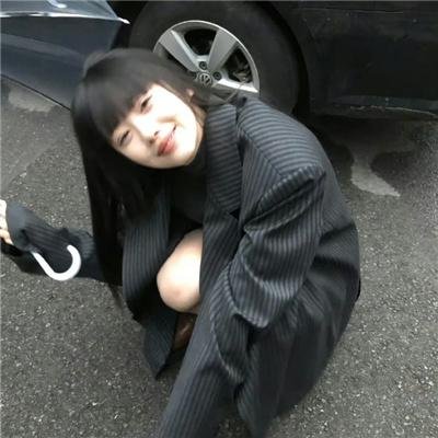新生代小生私下抽烟，公司火速否认，前后半年持续发酵